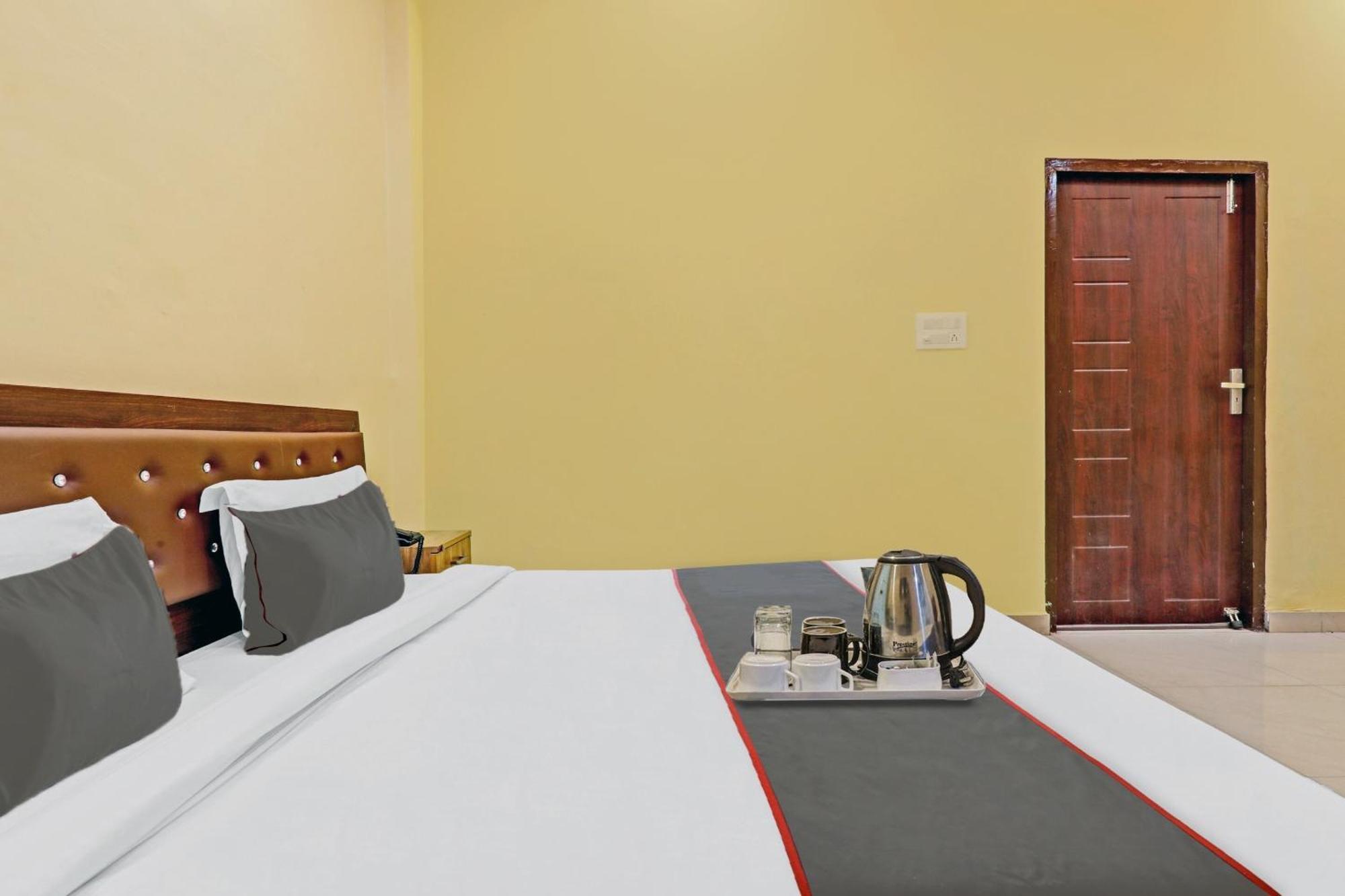 Capital O Phenix Elite Near Phoenix United Lucknow Esterno foto