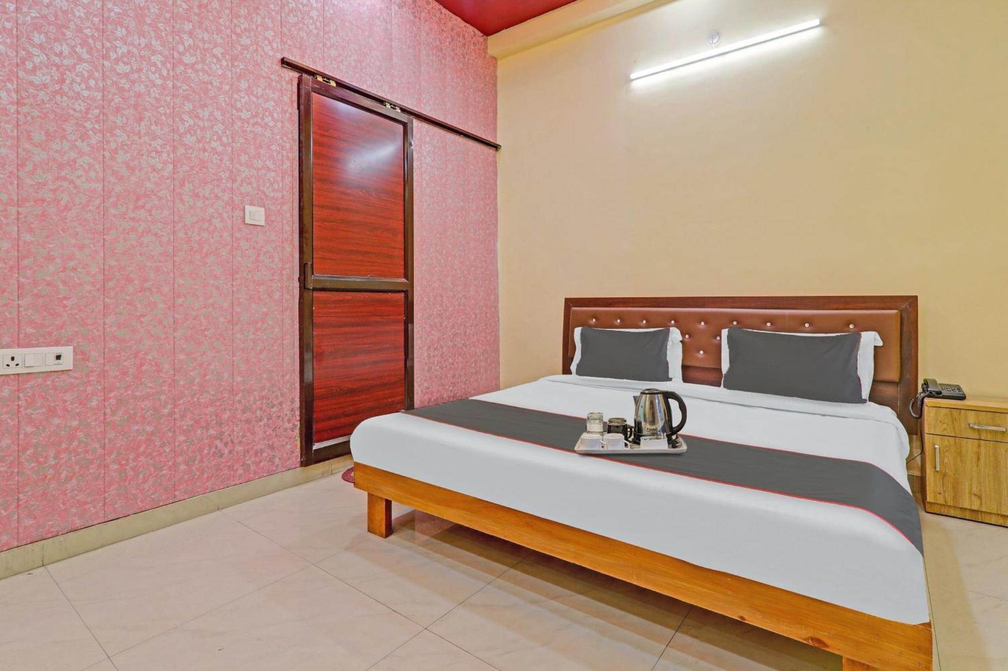 Capital O Phenix Elite Near Phoenix United Lucknow Esterno foto